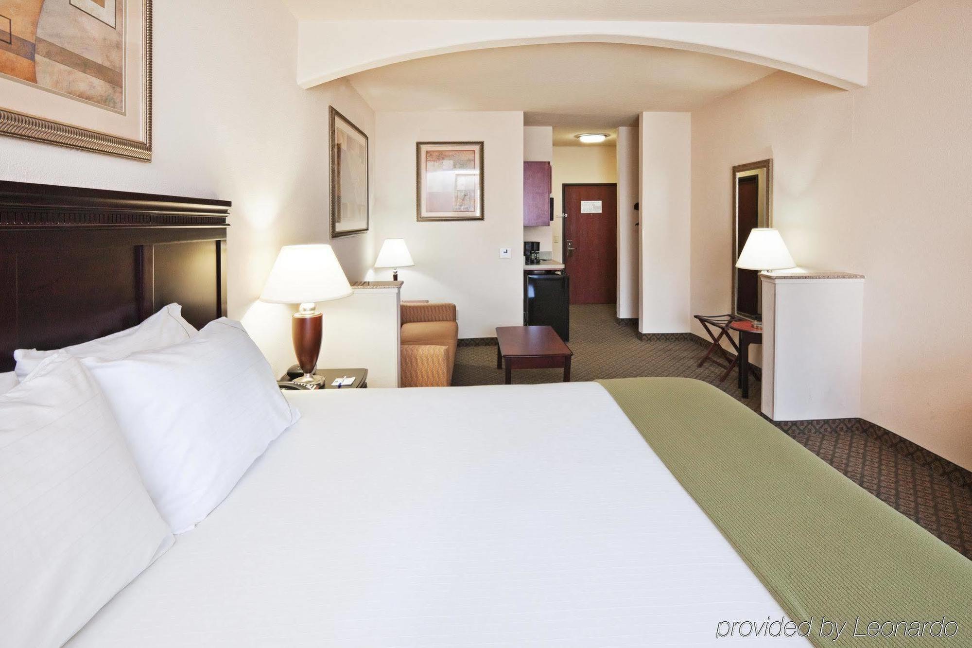 Holiday Inn Express Hotel And Suites Corsicana I-45 By Ihg Oda fotoğraf